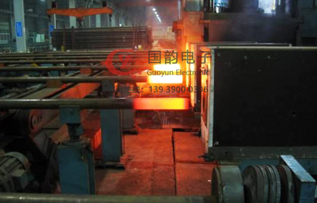 中頻感應(yīng)加熱設(shè)備