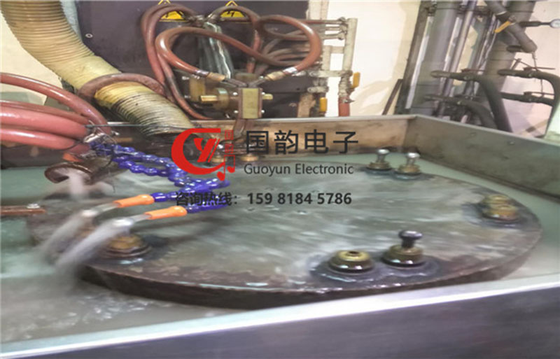 用磨床改裝成淬火機床